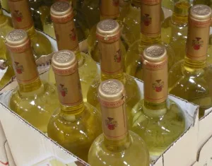 Versenkte Weinflaschen