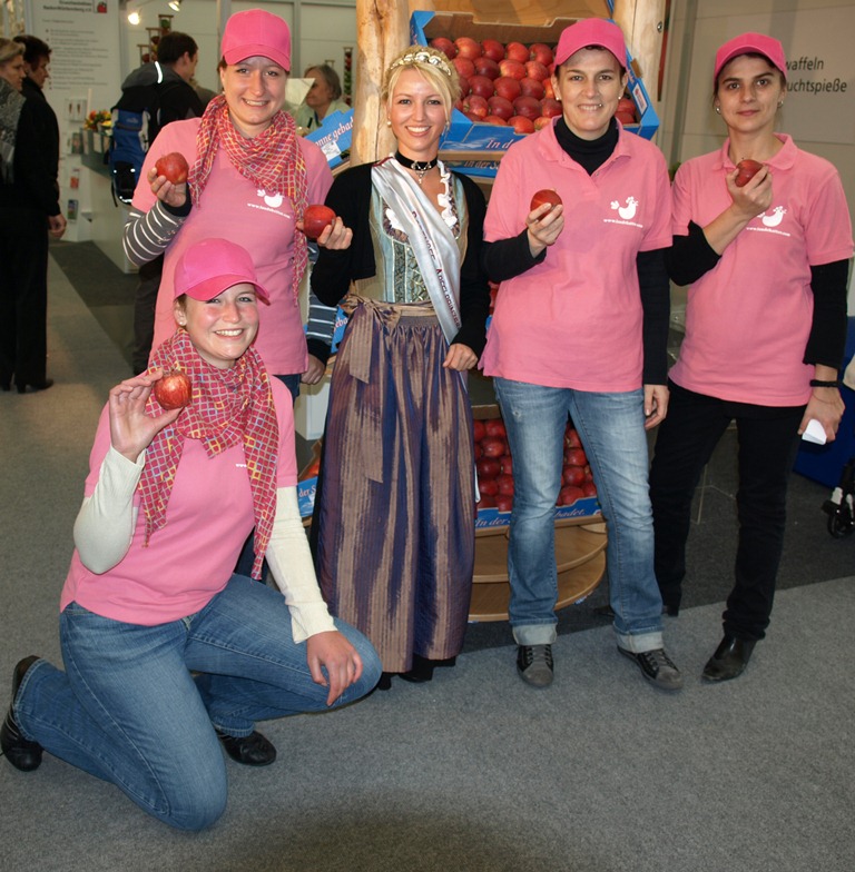Landchatter-Team bei der Apfel-Prinzessin in Halle 1