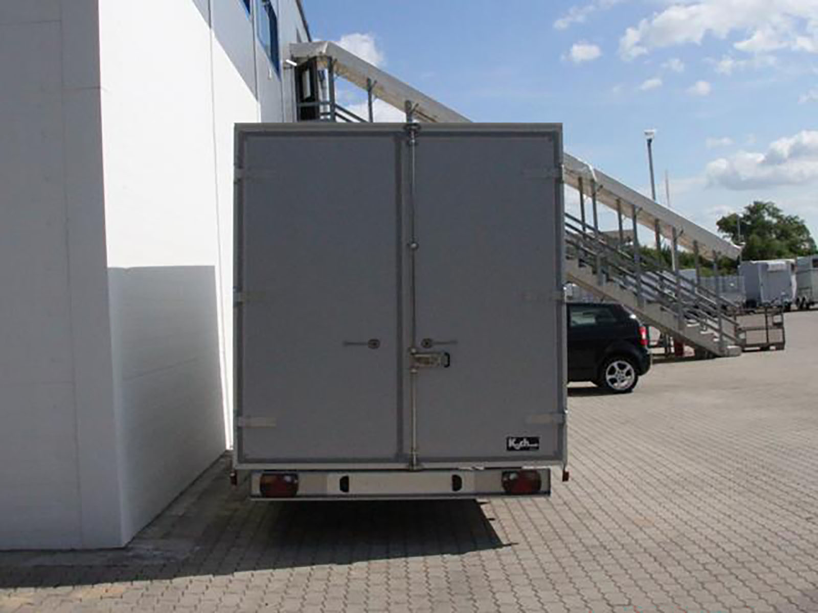 Gebraucht Sonstige Koffer Anhaenger Unsinn Kofferanhaenger UK 204x426cm Hoehe 210cm 3 0t_Ko0401SoUn_6aFtvkDcwajZSV