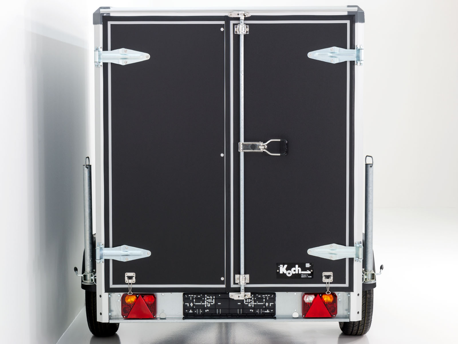 Gebraucht Sonstige Koffer Anhaenger Variant Kofferanhaenger Black Edition 148x258cm H 157 1 35t Tueren_1911_05