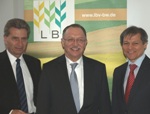 Gnther Oettinger, Gerd Sonnleitner und Dacian Ciolos (v.l.n.r.) auf dem LBV-Diskussionsforum am 07.03.2011 (Foto: Proplanta)