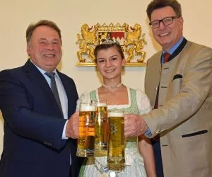 Bayerische Bierknigin Lena Hochstraer 