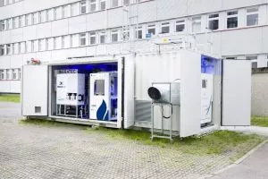 Aus Wind- und Sonnenstrom wird klimaneutraler Treibstoff: E-Fuels knnen ein wichtiger Baustein im Kampf gegen den Klimawandel werden. Einen technologischen Startpunkt setzen Wissenschaftler in Karlsruhe.