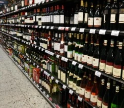 Weinverkauf im Supermarkt