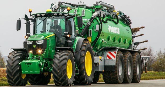 John Deere Traktor 6215R
