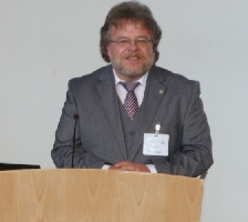 Prof. Dr. Ralf Vgele